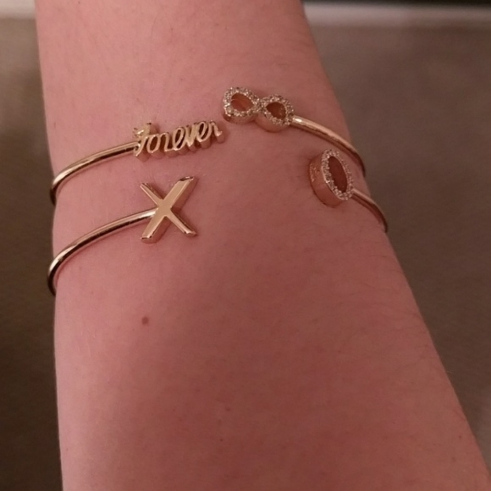 Jewelmint pair of Gold bracelets